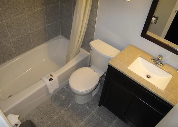 West Nau - Downtown Motel 2*