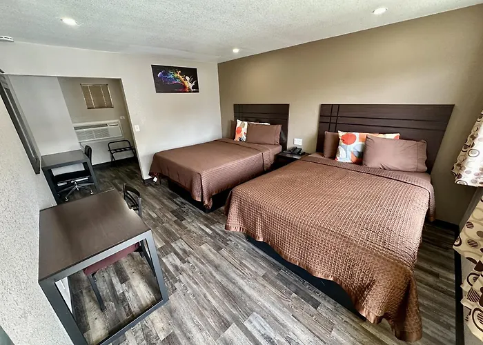 West Nau - Downtown 2*