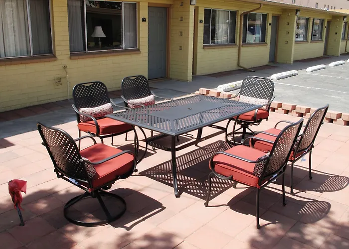 West Nau - Downtown 2* Flagstaff