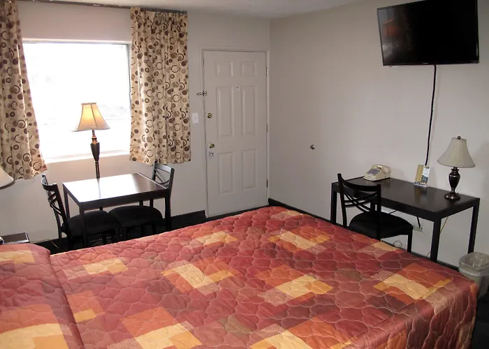 West Nau - Downtown 2* Flagstaff
