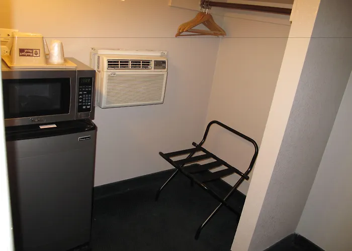 West Nau - Downtown 2* Flagstaff
