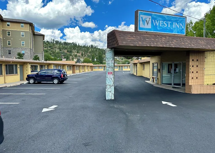 West Nau - Downtown Motel 2*